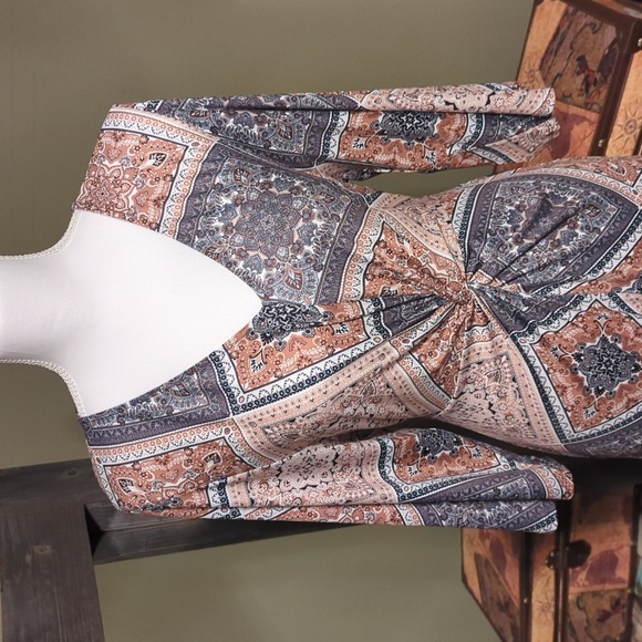 Venus dress NWOT - Picture 2 of 7